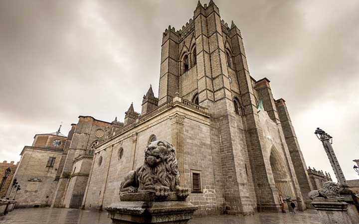 Avila, la Cattedrale del Cristo Salvatore - Itinerario Tour Barcellona, Valencia, Madrid Perusia Viaggi