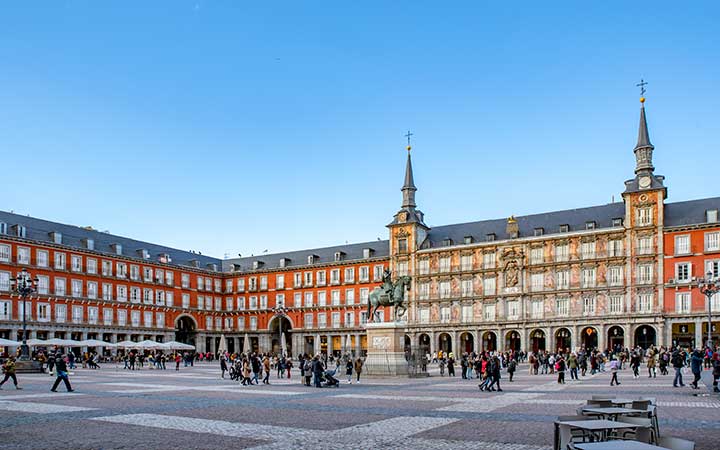 Madrid, la Plaza Mayor è il cuore della città - Itinerario Tour Barcellona, Valencia, Madrid Perusia Viaggi