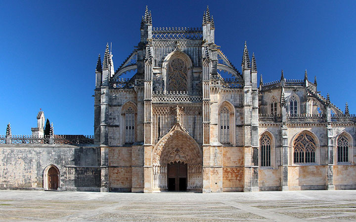 Il Monastero di Batalha è uno degli edifici religiosi più impressionanti del Portogallo. Tour Portogallo 8 giorni con Perusia Viaggi