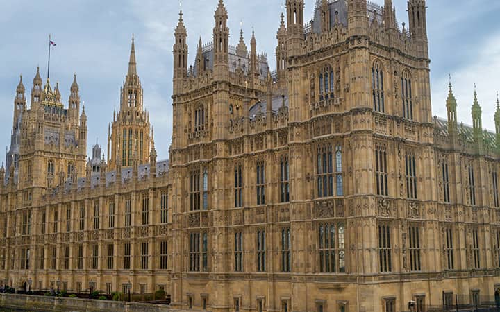 Il Palazzo di Westminster sede del Parlamento a Londra - Tour Inghilterra del sud e Cornovaglia 8 giorni